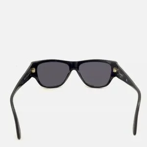 CHANEL | Accessories | Chanel 453 Cc Logo Black Sunglasses  display picture 2
